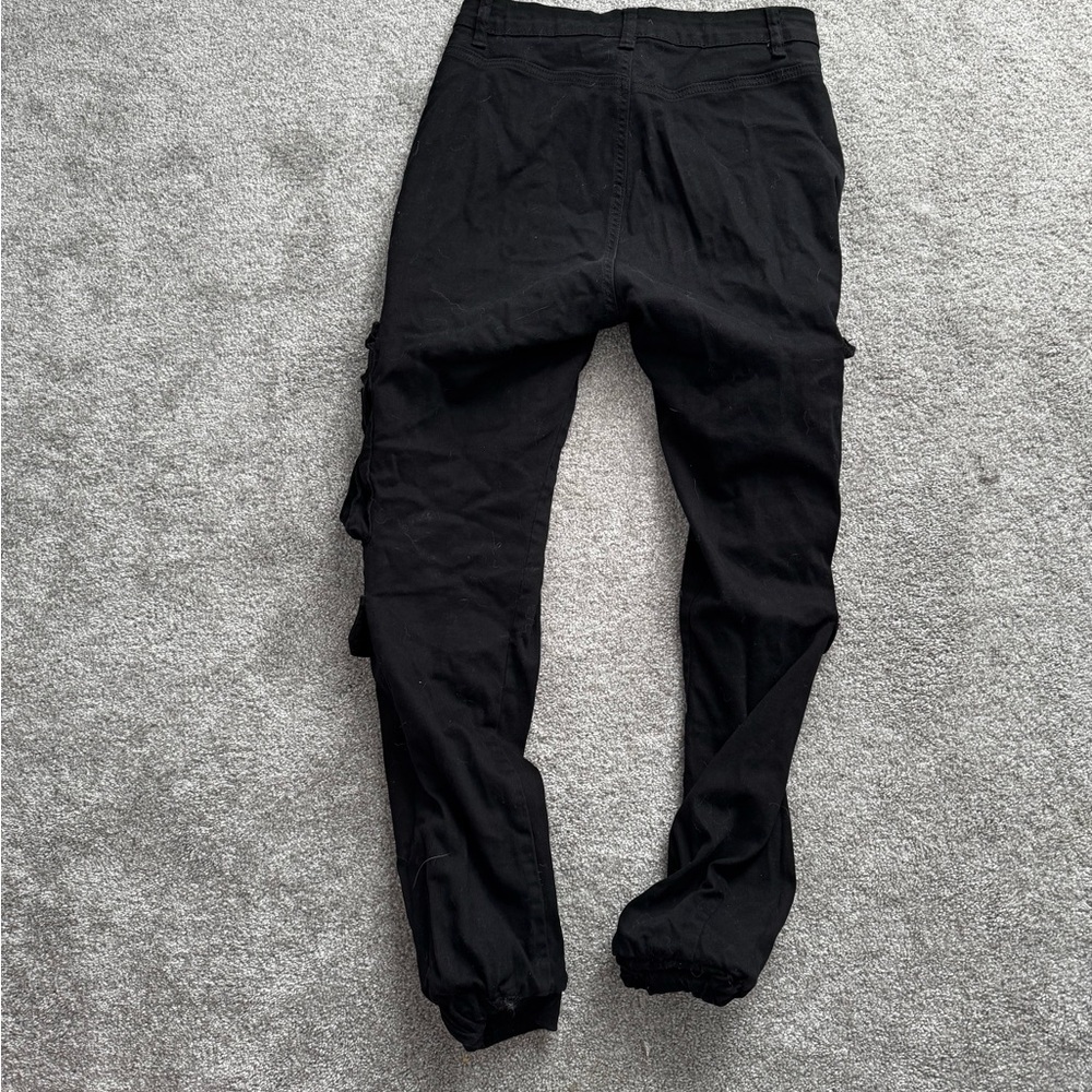 Windsor women’s cargo pants cuffed